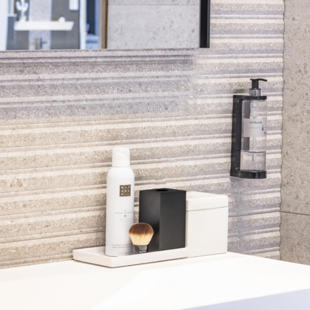 Soap dispenser ISISS black