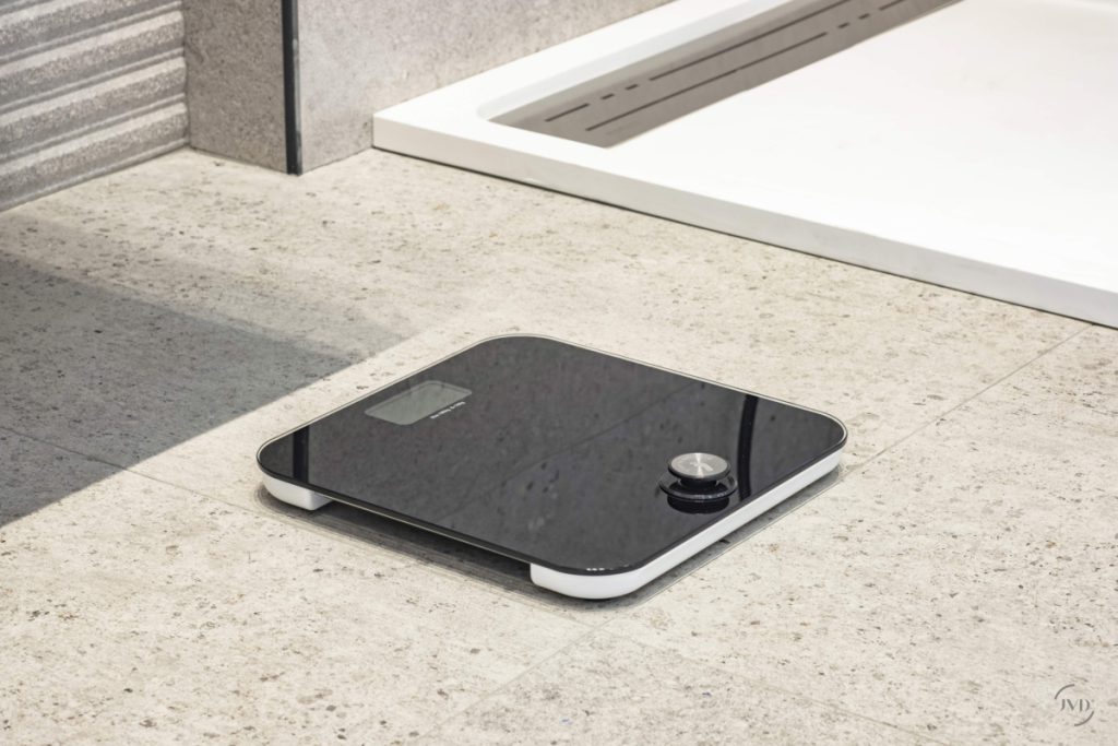 Dyna bathroom scale operation battery-free