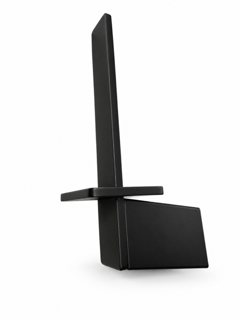 Toilet roll holder with reserve