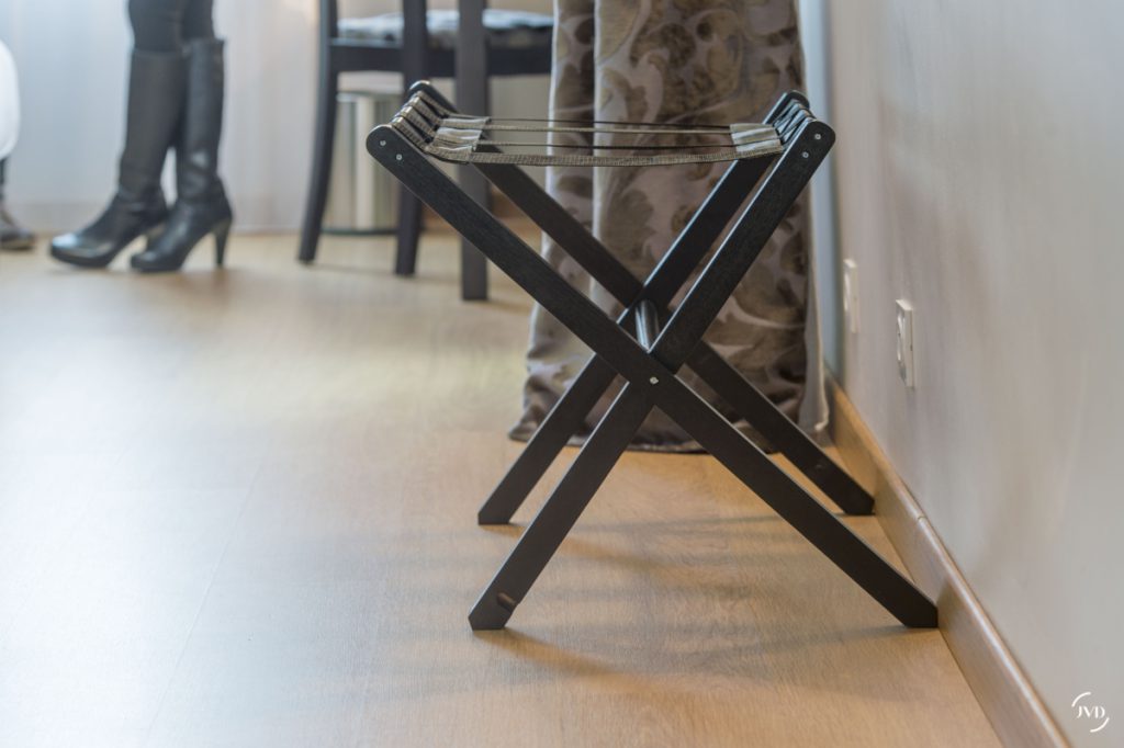 Luggage rack mahogany wooden