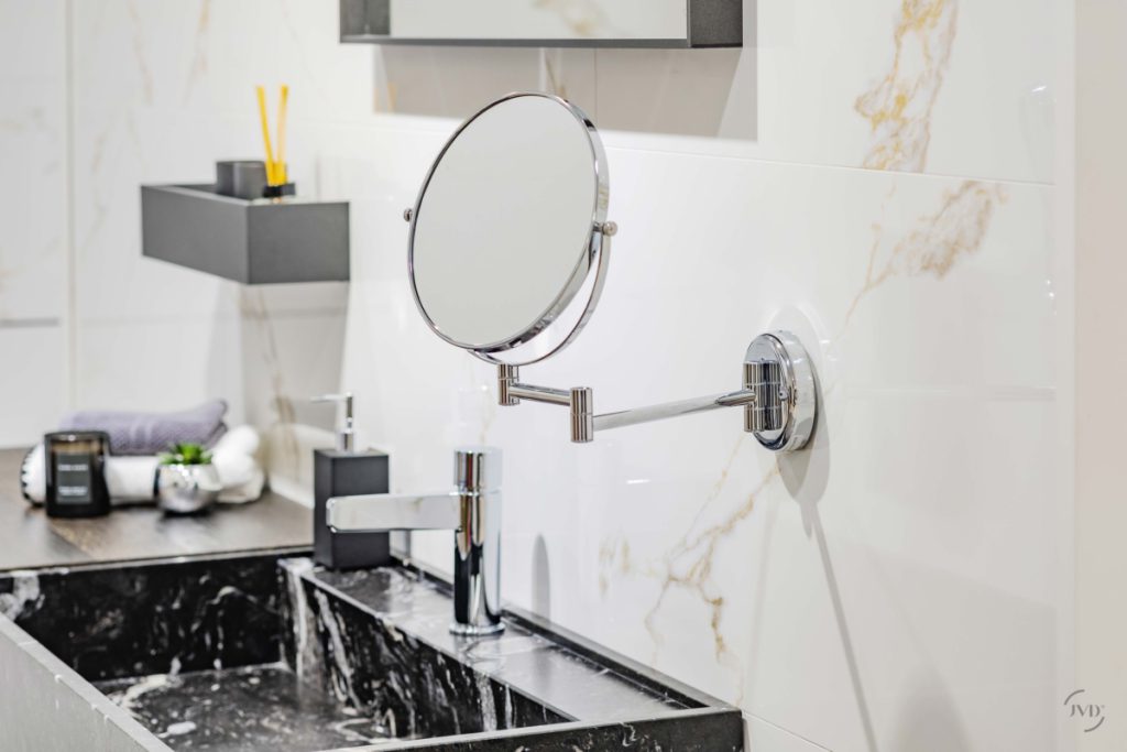 Wallmount magnifying mirror Fiesta chrome
