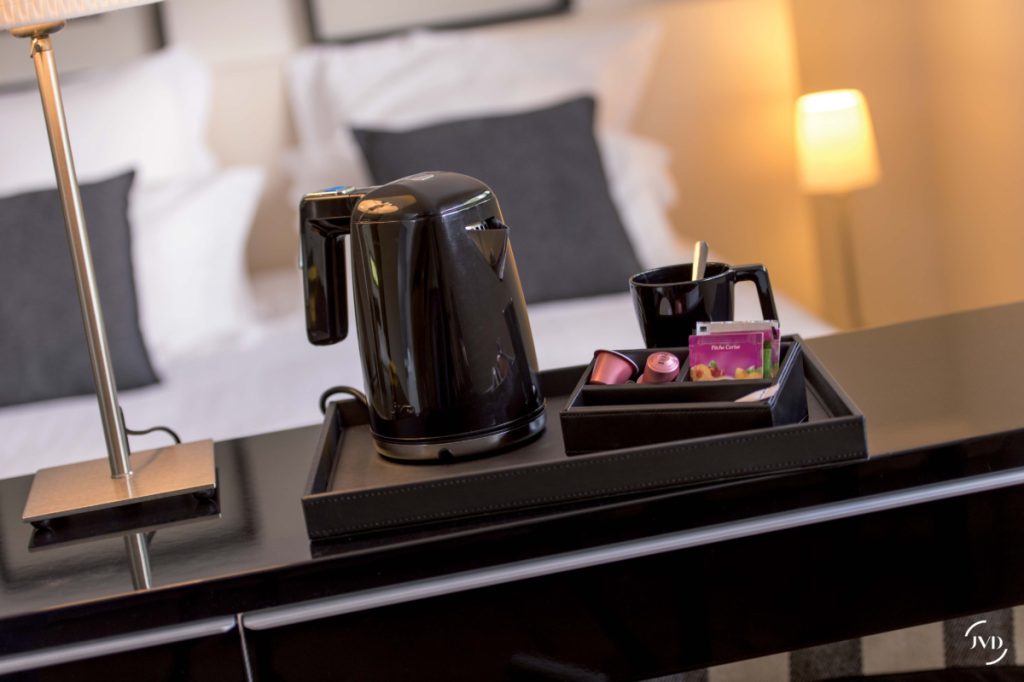 Charme sachet holder